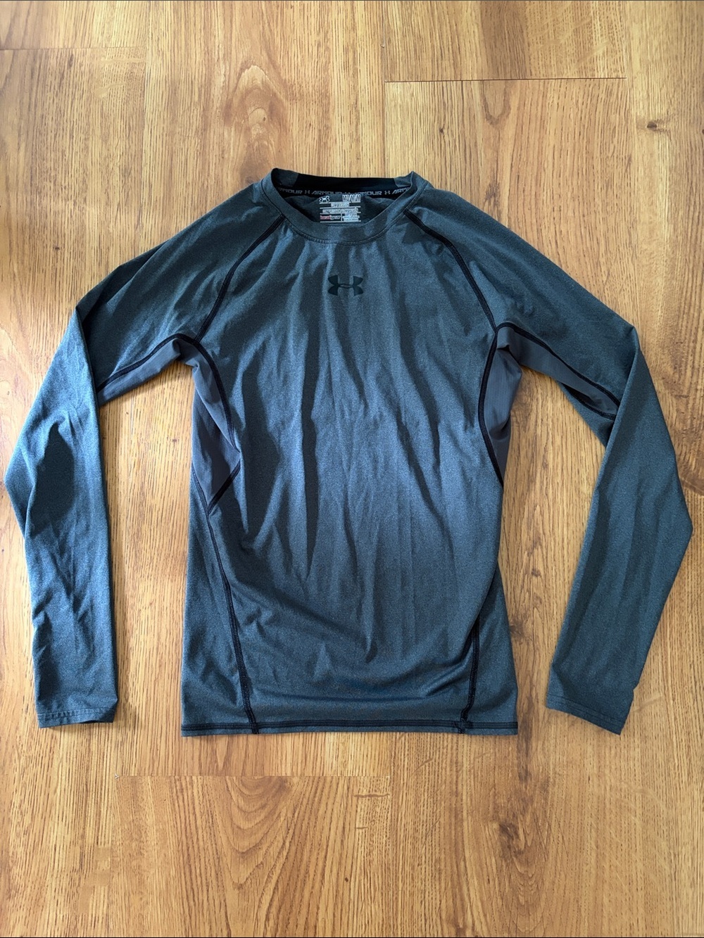 Under Armour Men’s Long Sleeve Athletic Shirt - Dark Grey Size Medium